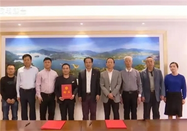 閩旋科技‖捐贈(zèng)100萬(wàn)元，助力教育發(fā)展，踐行社會(huì)責(zé)任使命